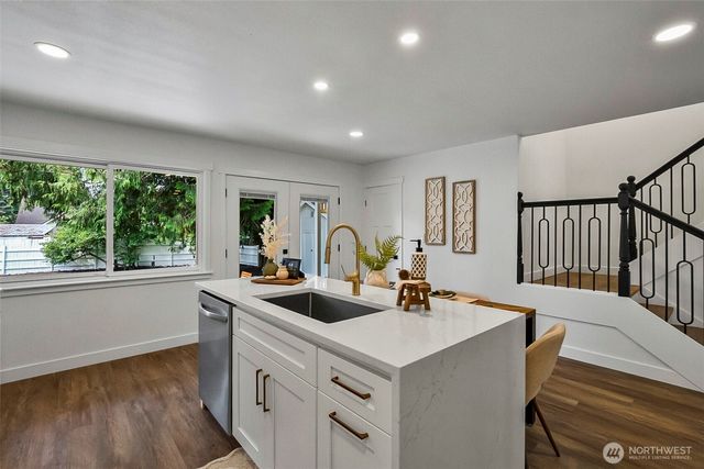 20418 54th Avenue W, Lynnwood, WA 98036