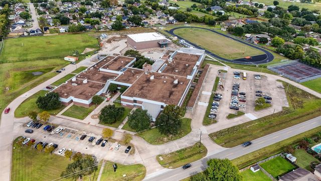 1805 Foxglove Drive, La Porte, TX 77571