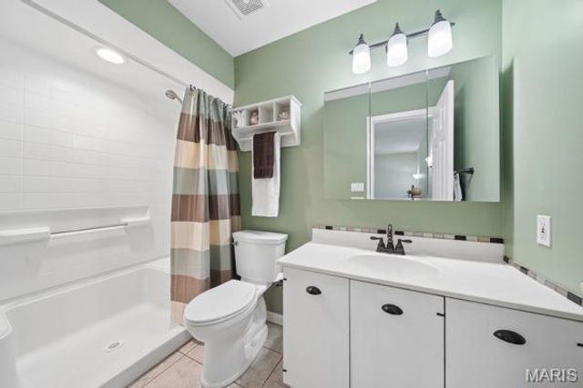 12995 Ambois Drive, Creve Coeur, MO 63141