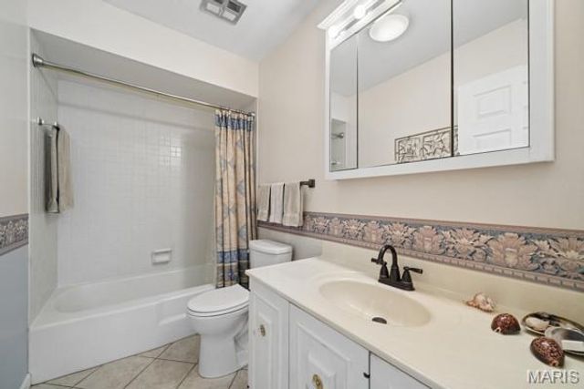 12995 Ambois Drive, Creve Coeur, MO 63141