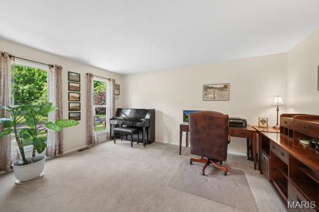 12995 Ambois Drive, Creve Coeur, MO 63141