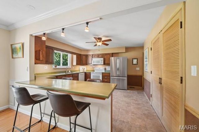 12995 Ambois Drive, Creve Coeur, MO 63141