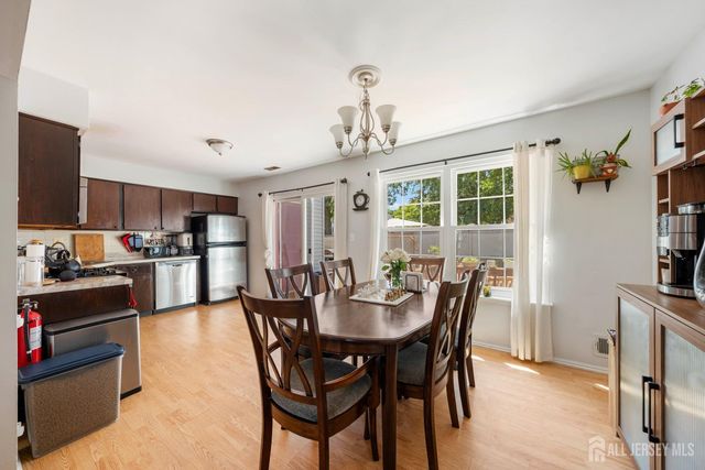 35 E Byrnes Lane E, Sayreville, NJ 08872