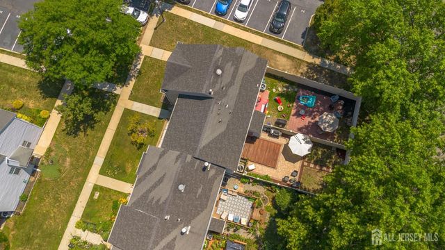 35 E Byrnes Lane E, Sayreville, NJ 08872