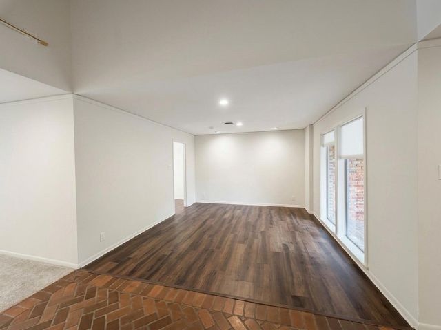 365 Piney Point Road, Houston, TX 77024
