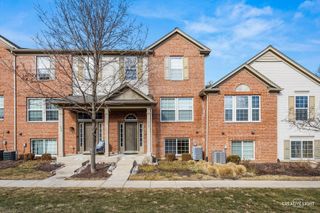 530 Conservatory Lane 530, Aurora, IL 60502