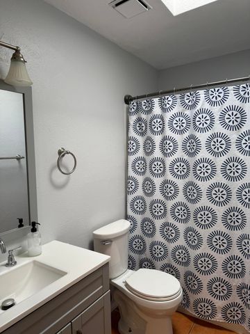 5516 Delhi Street NE, Albuquerque, NM 87111