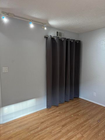 5516 Delhi Street NE, Albuquerque, NM 87111