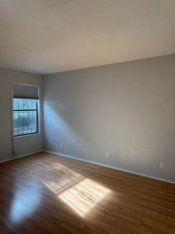 5516 Delhi Street NE, Albuquerque, NM 87111