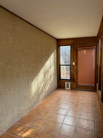 5516 Delhi Street NE, Albuquerque, NM 87111