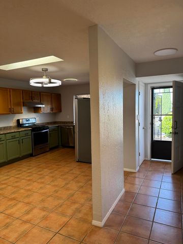 5516 Delhi Street NE, Albuquerque, NM 87111