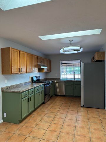 5516 Delhi Street NE, Albuquerque, NM 87111
