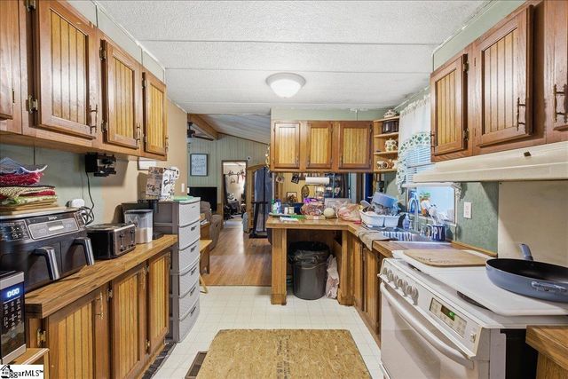 161 Elaine's Drive, Clinton, SC 29325
