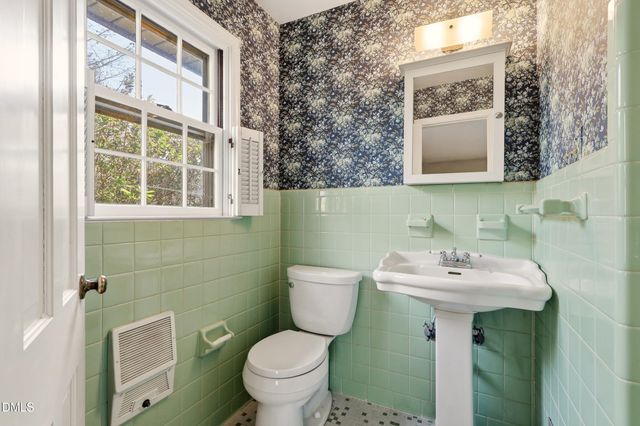 1531 Mount Hope Church Road, Mcleansville, NC 27301