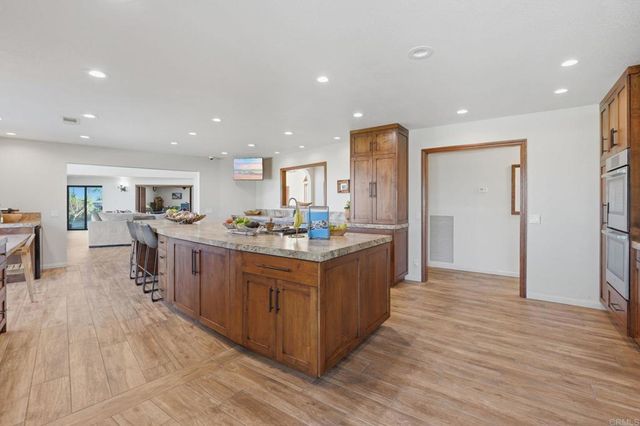 4280 Los Vecinos, Fallbrook, CA 92028