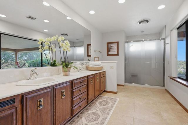 4280 Los Vecinos, Fallbrook, CA 92028