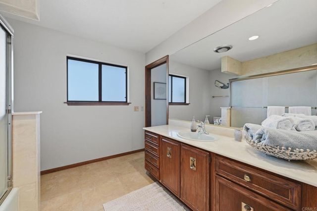 4280 Los Vecinos, Fallbrook, CA 92028