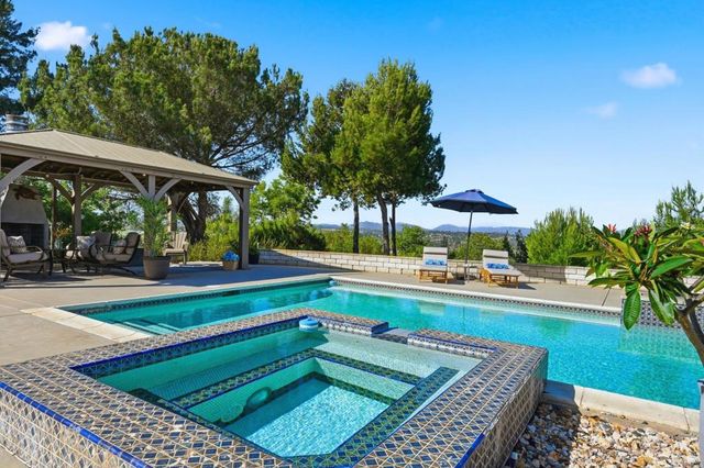 4280 Los Vecinos, Fallbrook, CA 92028