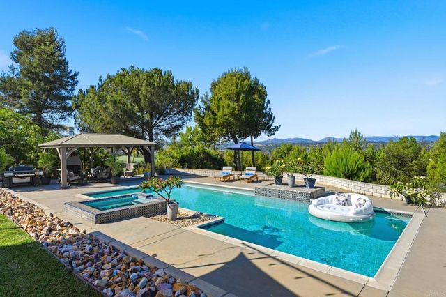 4280 Los Vecinos, Fallbrook, CA 92028