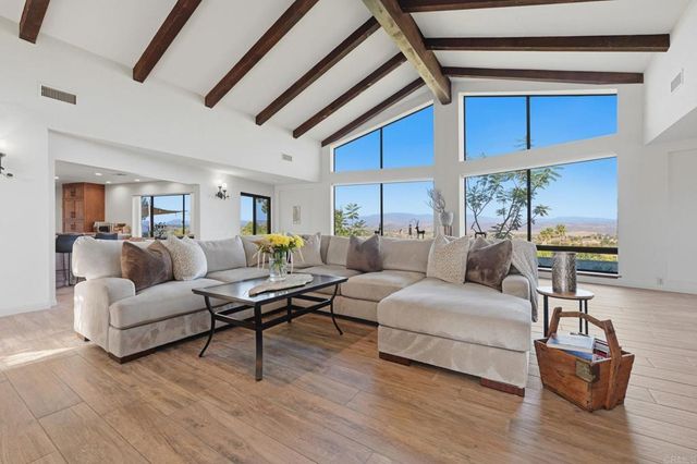 4280 Los Vecinos, Fallbrook, CA 92028