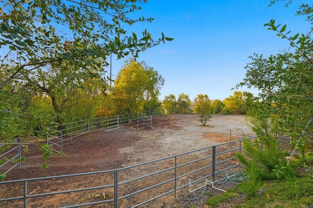 4280 Los Vecinos, Fallbrook, CA 92028