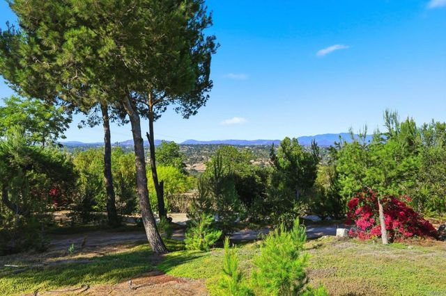 4280 Los Vecinos, Fallbrook, CA 92028
