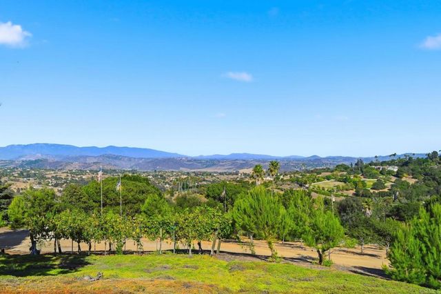 4280 Los Vecinos, Fallbrook, CA 92028