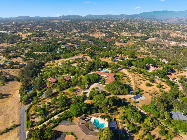 4280 Los Vecinos, Fallbrook, CA 92028