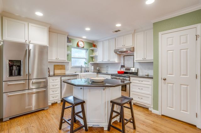 6304 Locke Avenue, Fort Worth, TX 76116