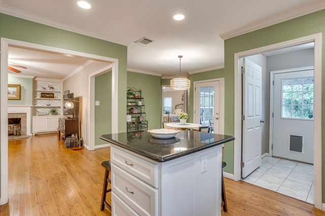 6304 Locke Avenue, Fort Worth, TX 76116