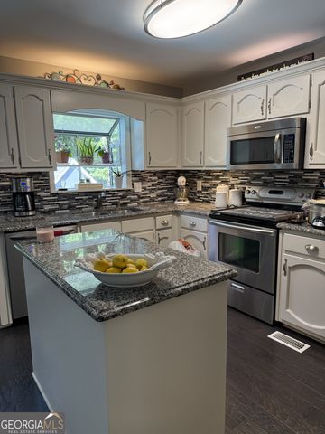 820 Spooner Ridge, Peachtree City, GA 30269