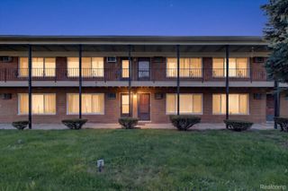 25301 5 Mile rd 109, Redford Charter Township, MI 48239