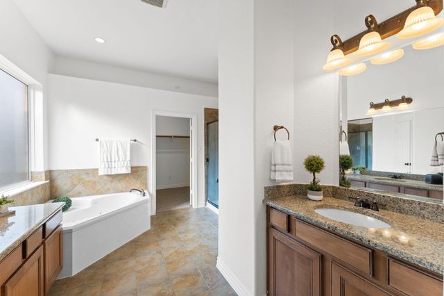 47 N Winsome Path Circle, The Woodlands, TX 77382