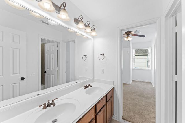 47 N Winsome Path Circle, The Woodlands, TX 77382