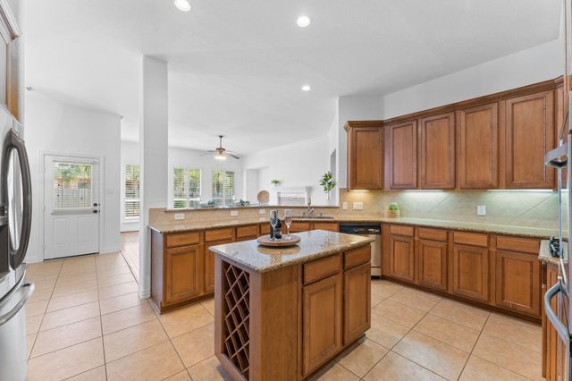 47 N Winsome Path Circle, The Woodlands, TX 77382