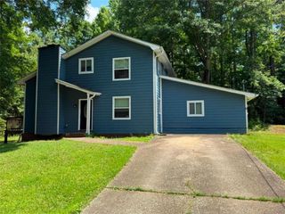 2425 Falls River Drive, Lithia Springs, GA 30122