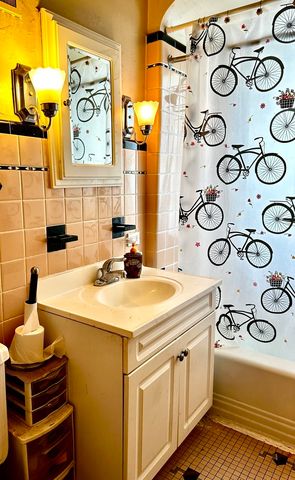 1706 E 83rd Street, Chicago, IL 60617