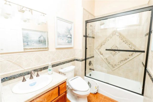 8360 Lakeshore Drive, Chowchilla, CA 93610