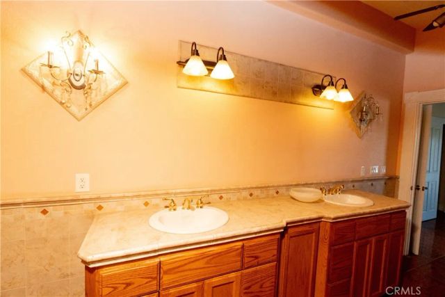 8360 Lakeshore Drive, Chowchilla, CA 93610