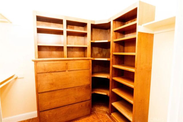 8360 Lakeshore Drive, Chowchilla, CA 93610