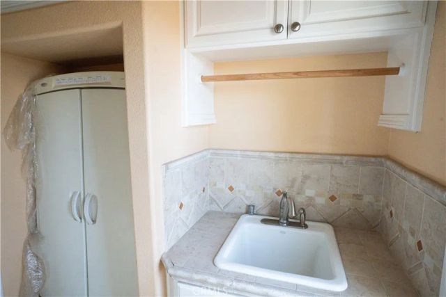 8360 Lakeshore Drive, Chowchilla, CA 93610