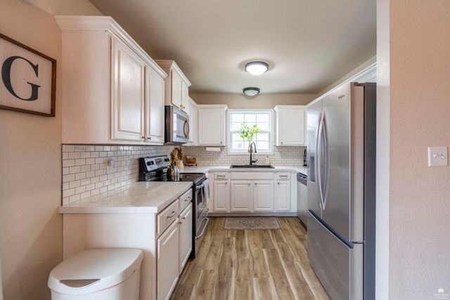 8886 Elderberry Run, Manhattan, KS 66502