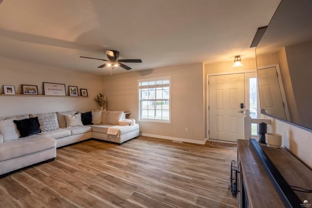 8886 Elderberry Run, Manhattan, KS 66502