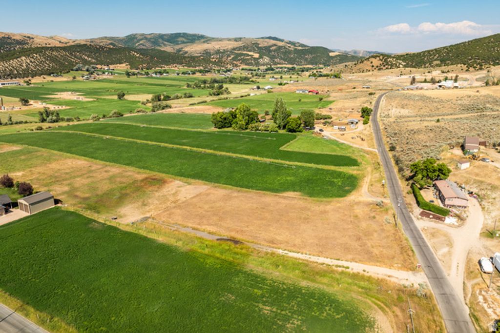 Image 12 of property listing at 489 E BORDER STATION RD, Coalville, UT 84017