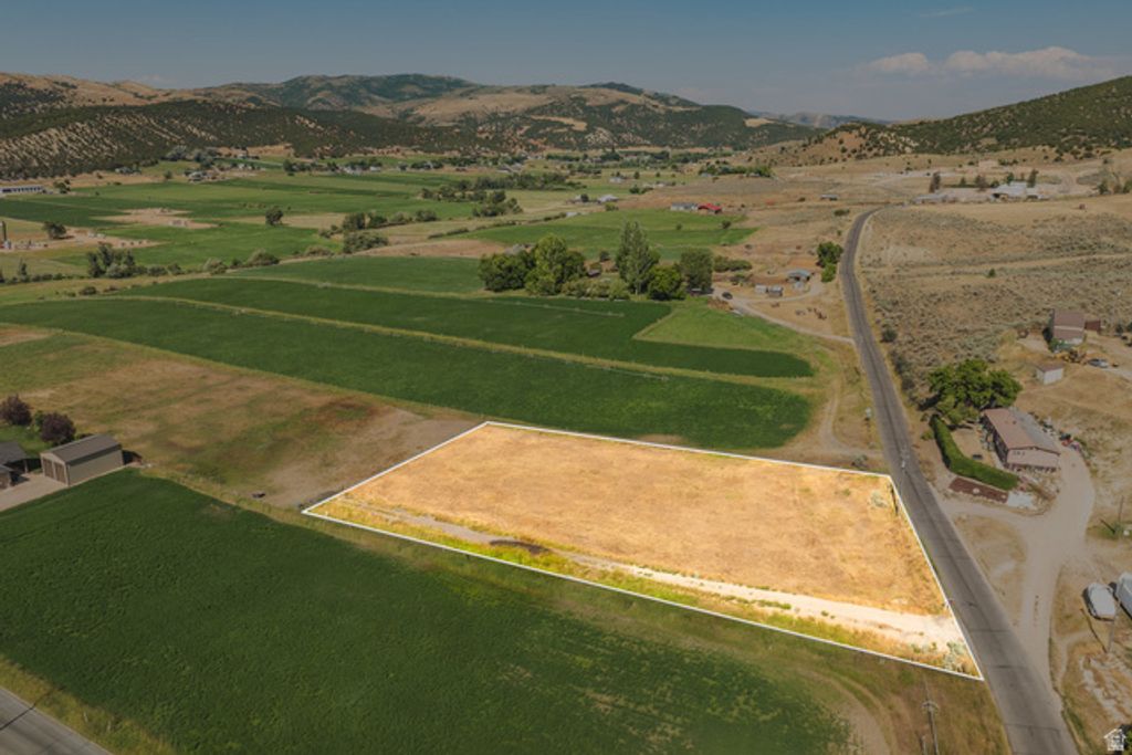 Image 13 of property listing at 489 E BORDER STATION RD, Coalville, UT 84017