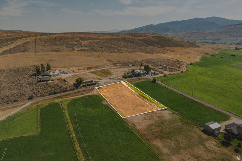 Image 3 of property listing at 489 E BORDER STATION RD, Coalville, UT 84017