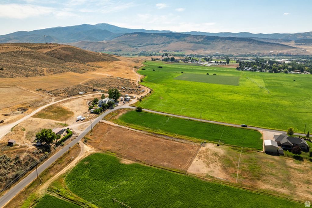 Image 9 of property listing at 489 E BORDER STATION RD, Coalville, UT 84017