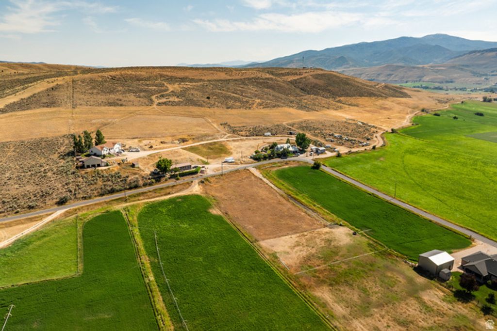 Image 10 of property listing at 489 E BORDER STATION RD, Coalville, UT 84017