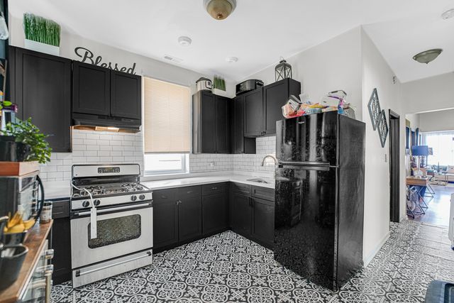 7222 S Rhodes Avenue, Chicago, IL 60619