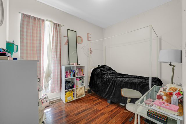 7222 S Rhodes Avenue, Chicago, IL 60619